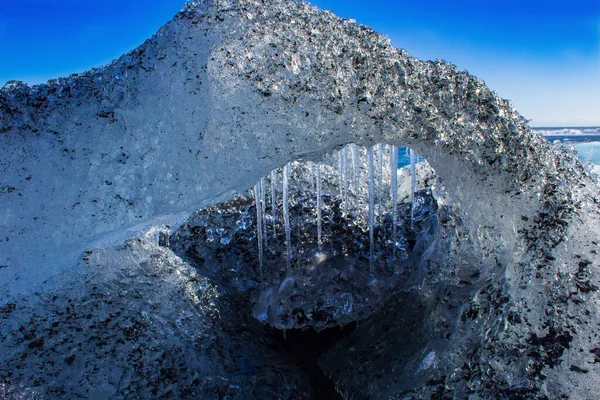 아이슬란드 의검은 비치에 고드름 빙산의 — 스톡 사진