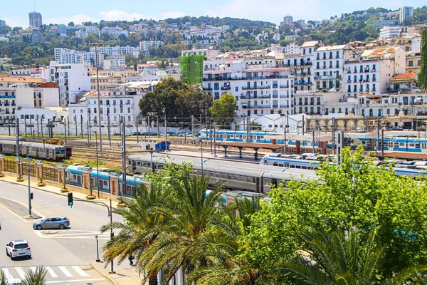 Alger, Alžírsko, Hlavní město, Město, Železnice, Trainstation, Northafrika, cestování, provoz, výhled na ptáky, ulice, — Stock fotografie