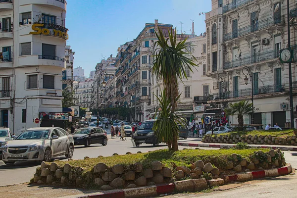 Alger, Alžírsko, Hlavní město, Město, Northafrika, cestování, provoz, výhled na ptáky, ulice, auta, — Stock fotografie