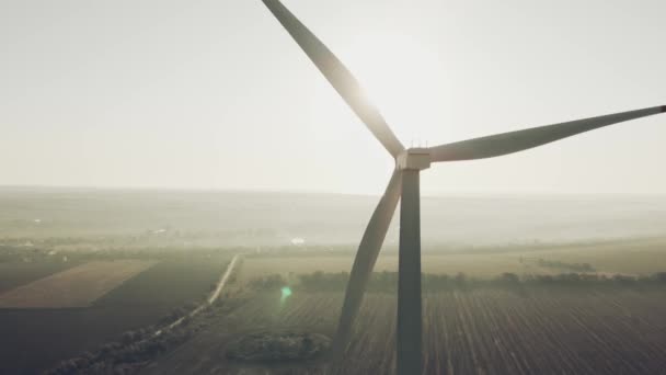 Väderkvarn Mot Solen Blad Vindgenerator Mot Solen — Stockvideo