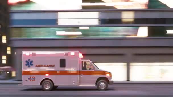 Ambulance Driving City Ambulance Drives Street Lights Flashing Night Ambulance — Stock Video