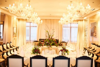 Beyaz ve altın renkli tatil Tablo ayarı