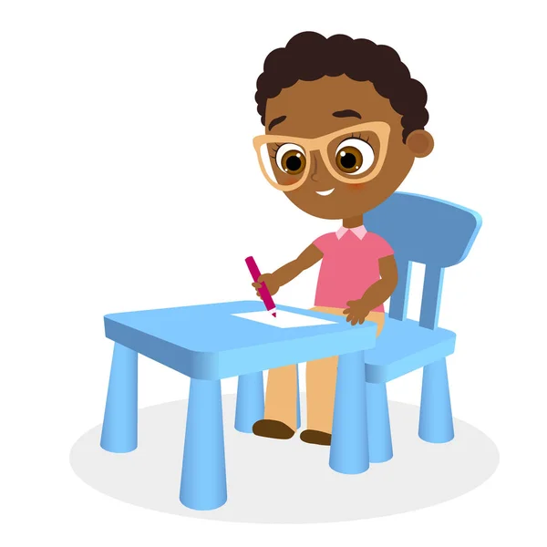 Un jeune garçon afro-américain peint assis à un bureau de l'école. Illustration vectorielle eps 10. Style de dessin animé plat . — Image vectorielle