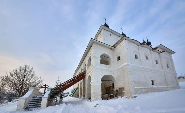 Anastasov Manastırı Rus Christian Ortodoks Kilisesi. Rusya, Tula bölgesi, Odoev şehir, Anastasovo Köyü, kış 2016. — Stok fotoğraf