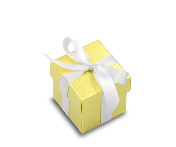 Zárt ajándék doboz arany színű csomag tárgy csomagolás fehér szatén — Stock Fotó