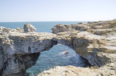 Tyulenovo, Bulgaristan köyü yakınlarında denize taş kemer