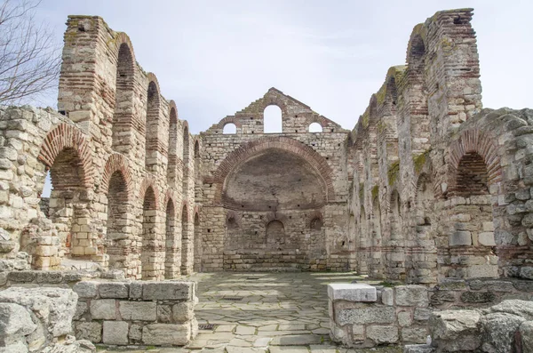 Iglesia Santa Sofía, el antiguo obispado, Nessebar, Bulgaria — Foto de Stock