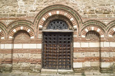 Kilise St. Paraskeva eski Nessebar girişlerinde biri