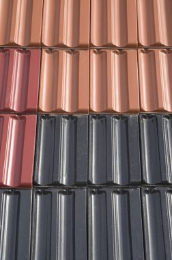 Yeni seramik karo örnekleri depoda