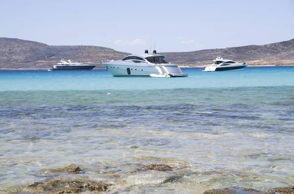 Three Yachts Simos Bay Island Elafonisos Greece Europ — Stock Photo, Image
