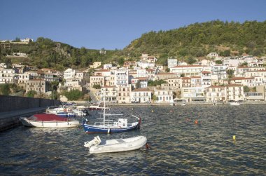 Peloponnese, Yunanistan ve Europ 'taki liman ve kasabanın panoramik manzarası