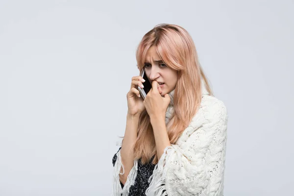 Studio Portrait Blonde Woman White Sweater Talking Phone Said Terrible — Stock Photo, Image