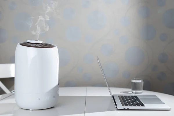 Humidificateur Air Rester Sur Table Répandre Vapeur Humidification Air Sec — Photo