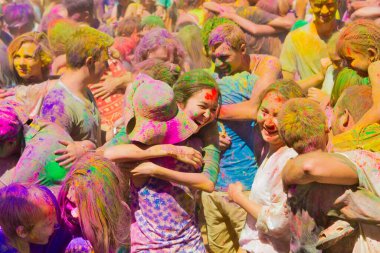 KAZAKHSTAN, ALMATY - 15 AĞUSTOS: İnsanlar Holi Hol 'u kutluyor
