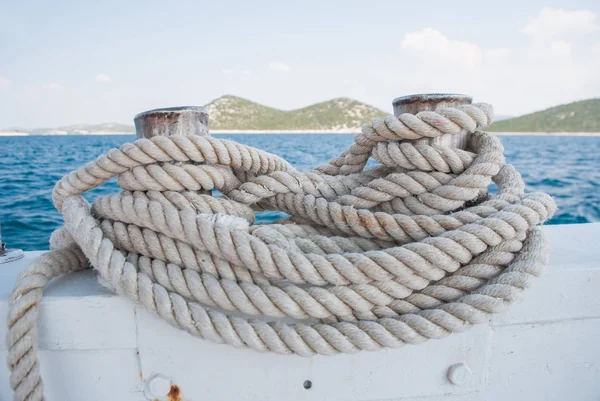 ボート - 詳細のロープ — ストック写真