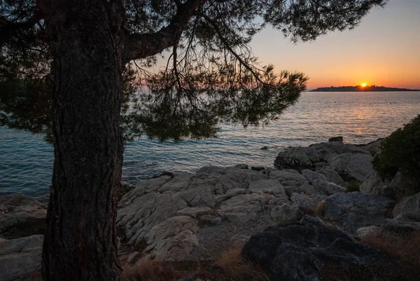 Puesta de sol sobre las Islas Kornati, Croacia, Dalmacia — Foto de Stock