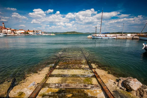 Gyönyörű Adriai-tenger Betina, Murter, Horvátország — Stock Fotó