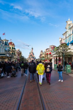 PARIS, FRANCE - 19 Ocak 2020: Paris, Fransa, Avrupa 'daki ünlü tema parkı Disneyland 