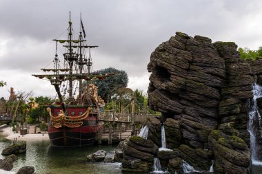 PARIS, FRANCE - 19 Ocak 2020: Paris, Fransa, Avrupa 'daki ünlü tema parkı Disneyland 