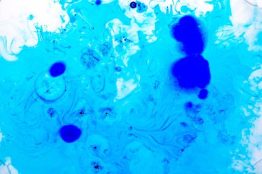 Görüntü: Mavi mürekkep, süt ve yağ.