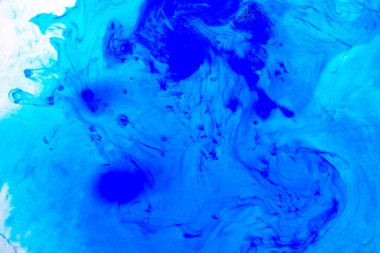 Görüntü: Mavi mürekkep, süt ve yağ.