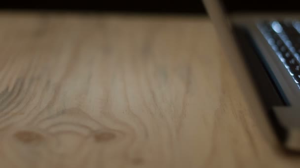 Dépêchez-vous sur l'ordinateur portable 