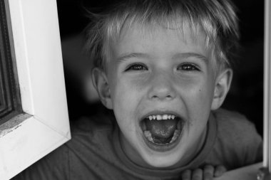 Tasasız çocukluk kavramı. Portreyi kapat.