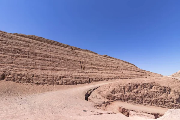 Camino en las montañas de arena roja del Parque Timna. Israel — Foto de Stock