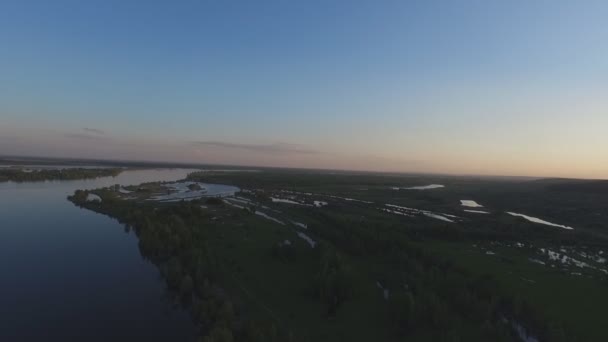 Упадок на реке — стоковое видео