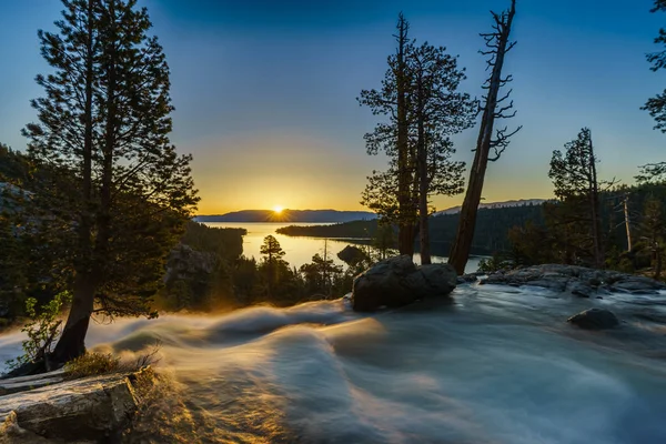 Eagle Falls, Emerald Bay, Tahoe Gölü, California, Usa üzerinde gün doğumu