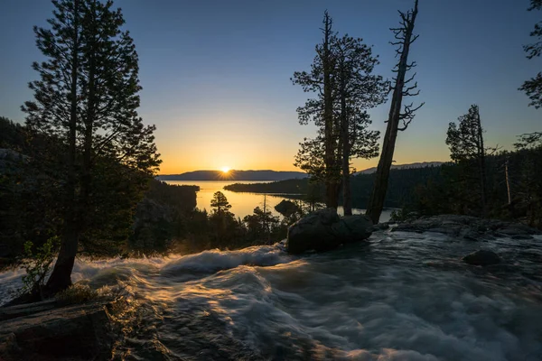 Eagle Falls, Emerald Bay, Tahoe Gölü, California, Usa üzerinde gün doğumu
