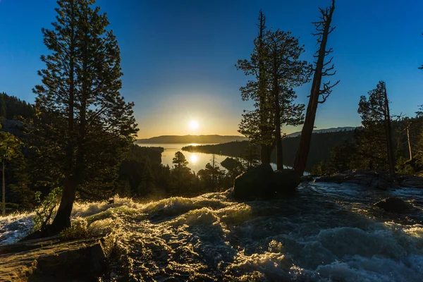 Sunrise over Eagle Falls, Emerald Bay, Lake Tahoe, California, USA — Stock Photo, Image