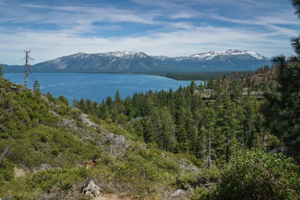 Dia ensolarado em Emerald Bay, Lake Tahoe, Califórnia, EUA — Fotografia de Stock