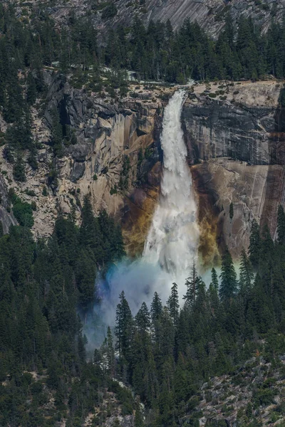 Şelalede Gökkuşağı, Yosemite Vadisi Yosemite Ulusal Parkı, Kaliforniya