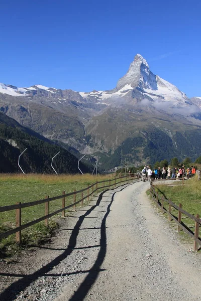 Wandelweg naar matterhorn — Stockfoto