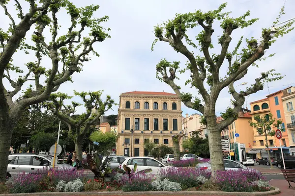 A paisagem urbana de Cannes em França — Fotografia de Stock