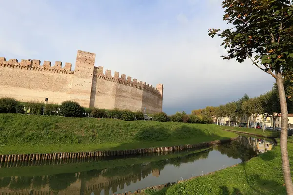 Cittadella, средневековый итальянский город со стенами — стоковое фото