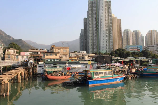 Veduta del villaggio di pescatori di Tung Chung — Foto Stock