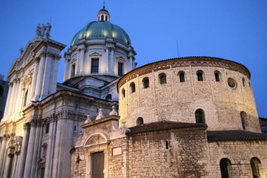 Eski ve yeni Katedrali, Brescia alacakaranlıkta, Unesco Dünya Mirası İtalya