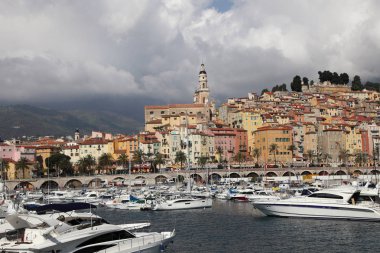 Menton liman ve cityscape, Fransa