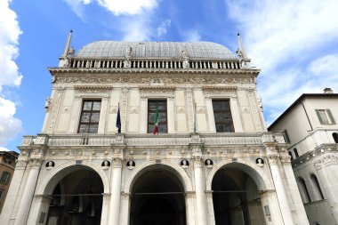 Piazza della Loggia, Pazar Meydanı, Brescia ve Unesco Dünya Mirası İtalya ortaçağ mimarisi