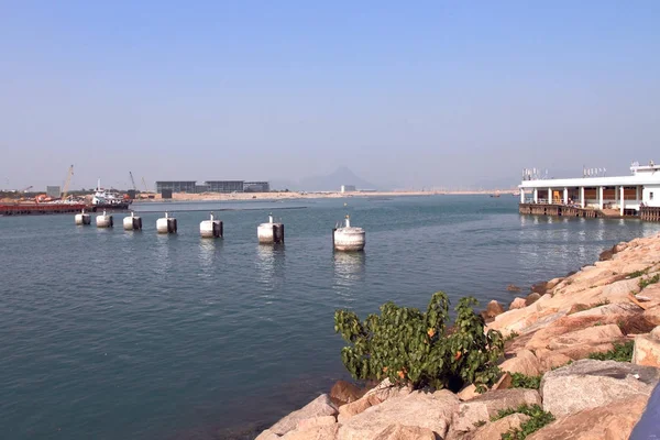 Tung Chung Waterfront Und Hafen Mit Blick Auf Den Flughafen — Stockfoto