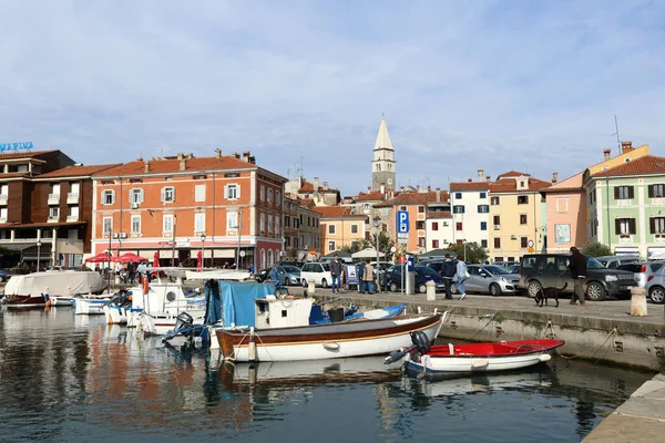 Izola Slovenia Oct 2016 Waterfront Cityscape Oct 2016 Izola Slovenia — Stock Photo, Image