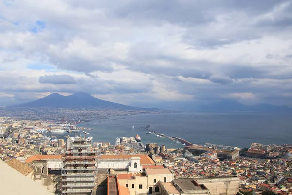 Napoli Itálie Března 2019 Pohled Přístav Santa Lucia Sopku Vesuv — Stock fotografie