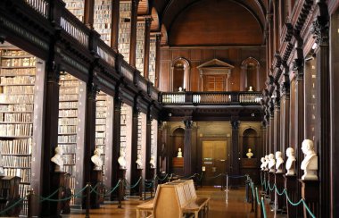 Dublin, İrlanda - 10 Ekim 2018: Trinity Koleji Tarihi Kütüphanesi 10 Ekim 2018 Dublin, İrlanda.