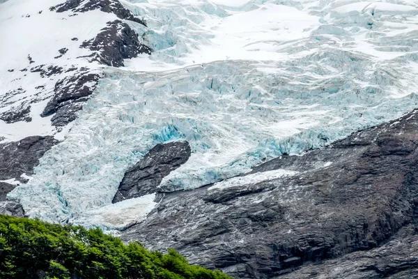 Les glaciers autour du lac du désert (Lago del Desierto ) — Photo