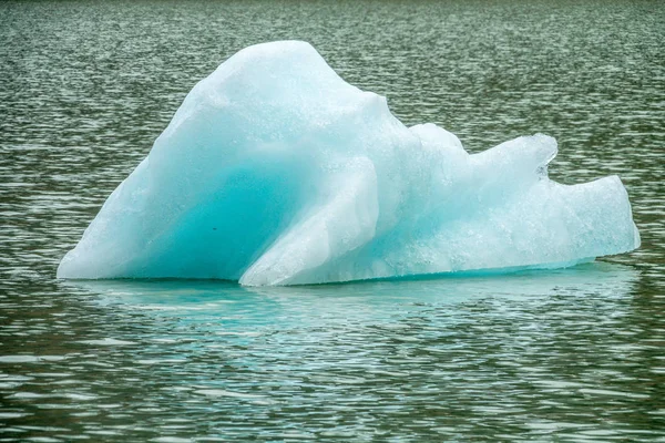 Icebergs en el glaciar Huemul — Foto de Stock