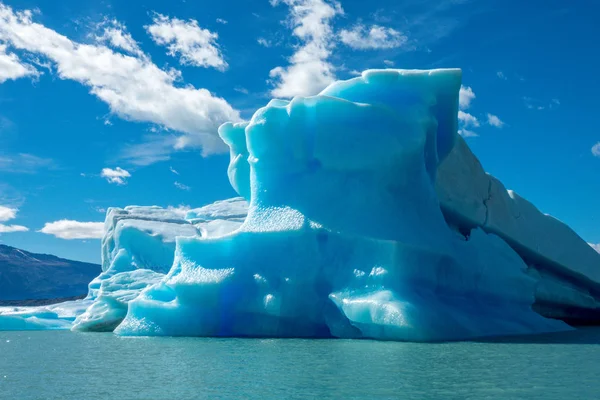 Παγόβουνα στο tne Αργεντινή λίμνη — Φωτογραφία Αρχείου
