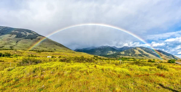 De regenboog op het Nationaal Park Los Glaciares — Stockfoto