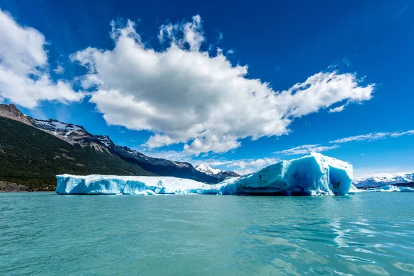 Icebergs in tne Argentina Lake — Stock Photo, Image